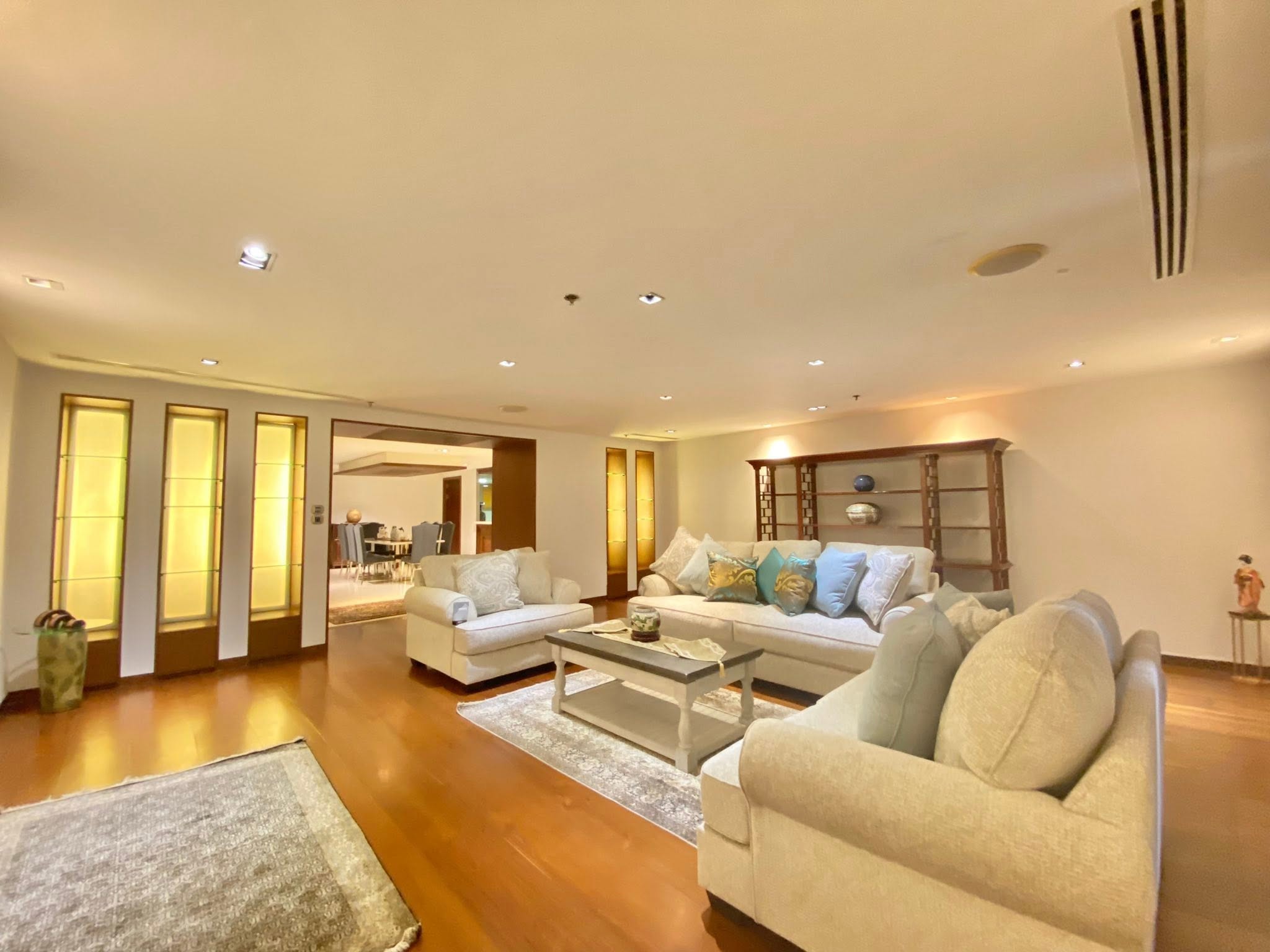 Large living room, Kallista Mansion