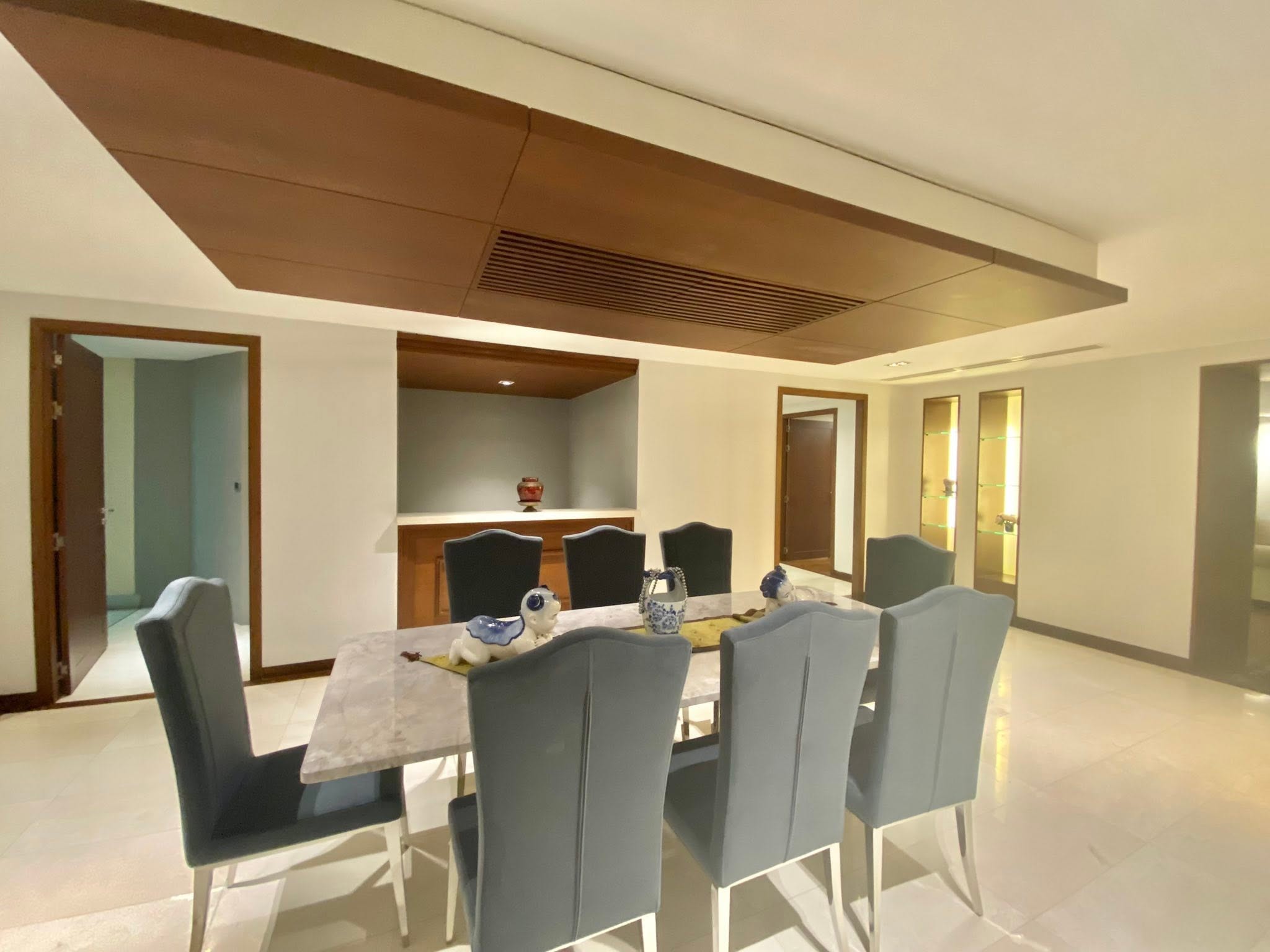 Dining room and sideboard