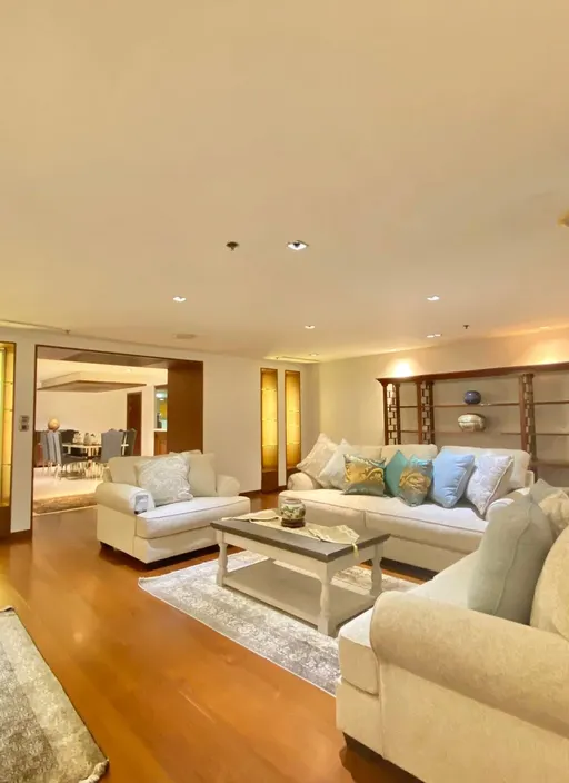 Large living room, Kallista Mansion