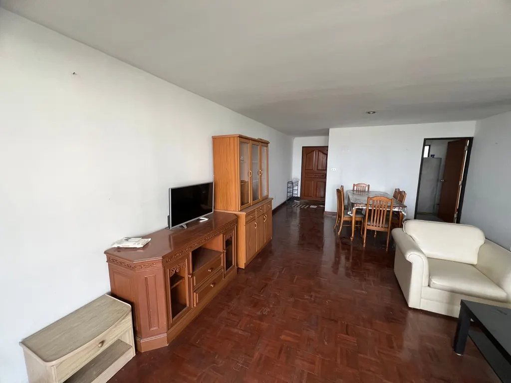 Photo 5 of listing DA-1176067: 3-bedroom condo (129.03 sq.m.) at D.S. Tower 2 Sukhumvit 39 Condominium