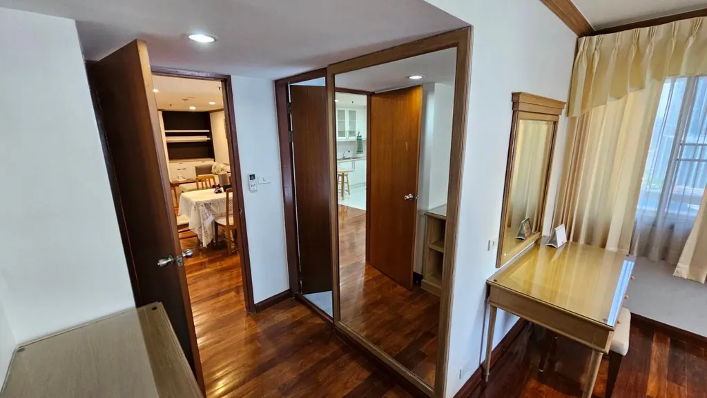 Photo 8 of listing DA-1177613: 2-bedroom condo (135.96 sq.m.) at Baan Suanpetch Condominium