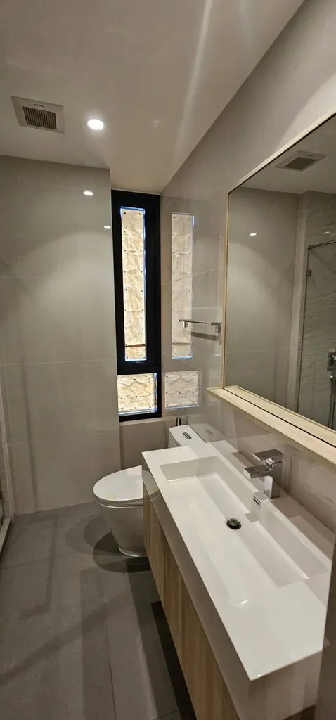 Photo 11 of listing DA-1196555: 2-bedroom condo (60 sq.m.) at Maru Ekkamai 2