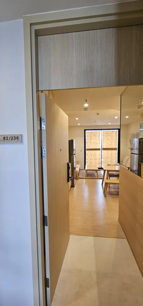 Photo 6 of listing DA-1196555: 2-bedroom condo (60 sq.m.) at Maru Ekkamai 2