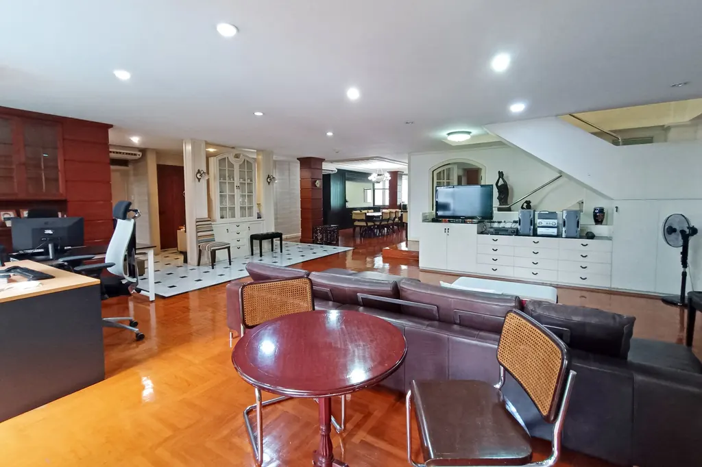 Salon du condo de 4 chambre (410 m²)