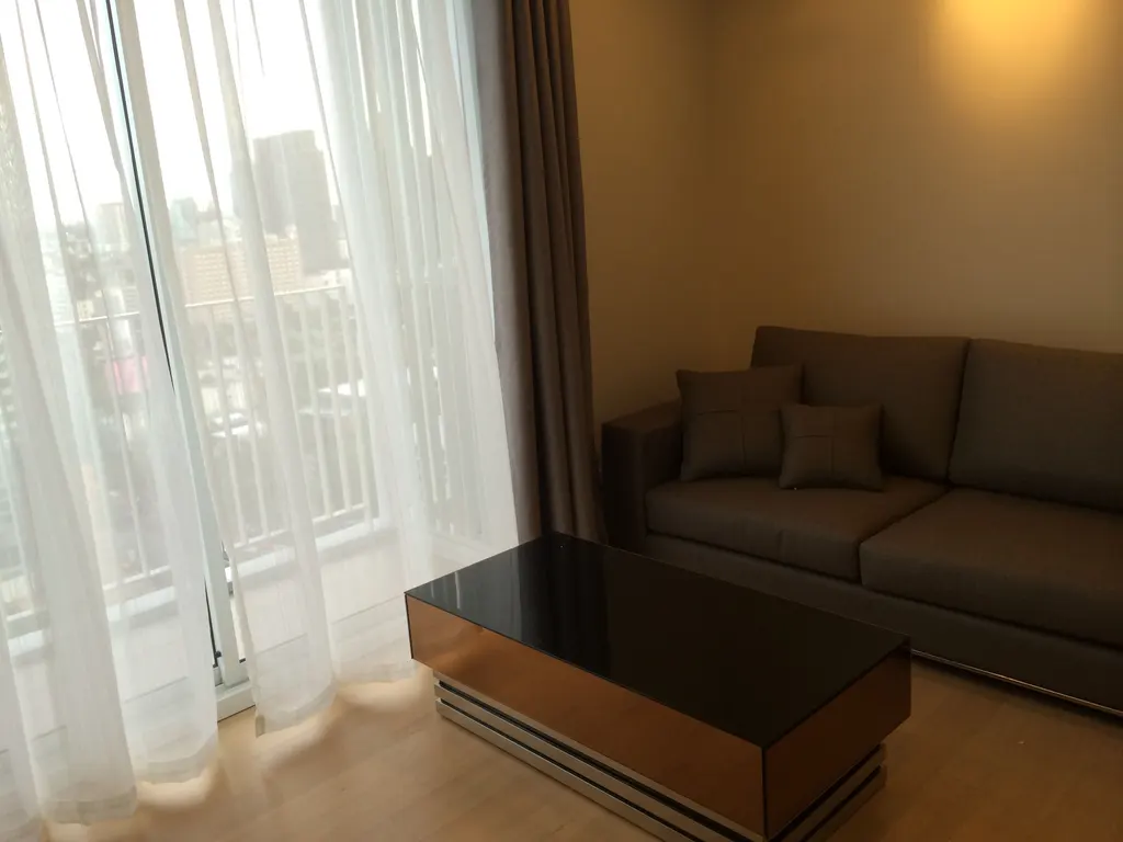 Photo 4 of listing DA-1676131: 1-bedroom condo (45 sq.m.) at HQ Thonglor