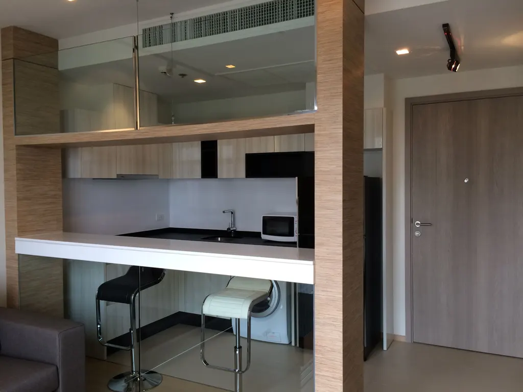 Photo 5 of listing DA-1676131: 1-bedroom condo (45 sq.m.) at HQ Thonglor