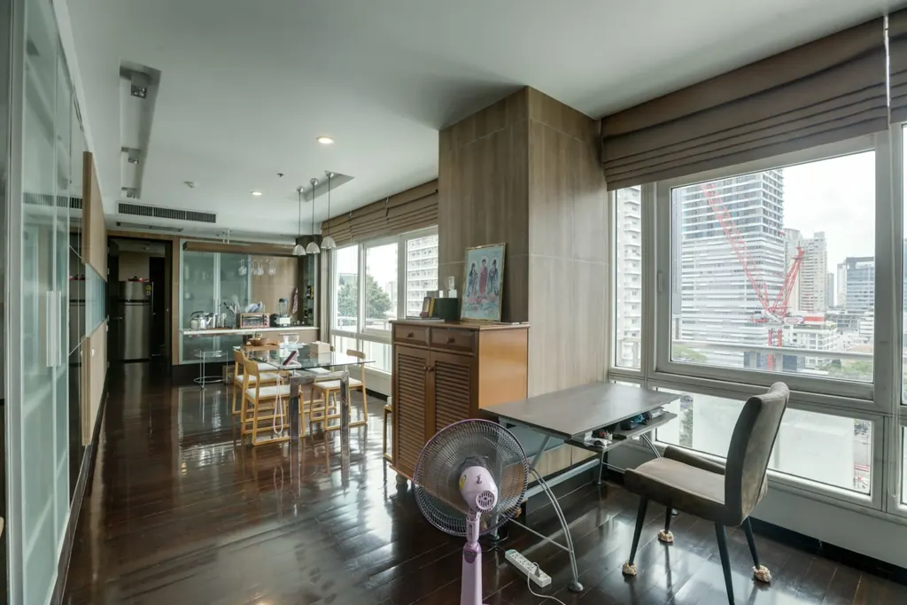 Living room (view 2) of the 3-bedroom condo (140.92 sq.m.) at The Height Condominium