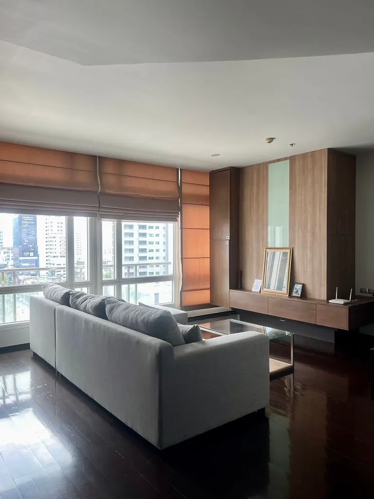 Living room (view 5) of the 3-bedroom condo (140.92 sq.m.) at The Height Condominium