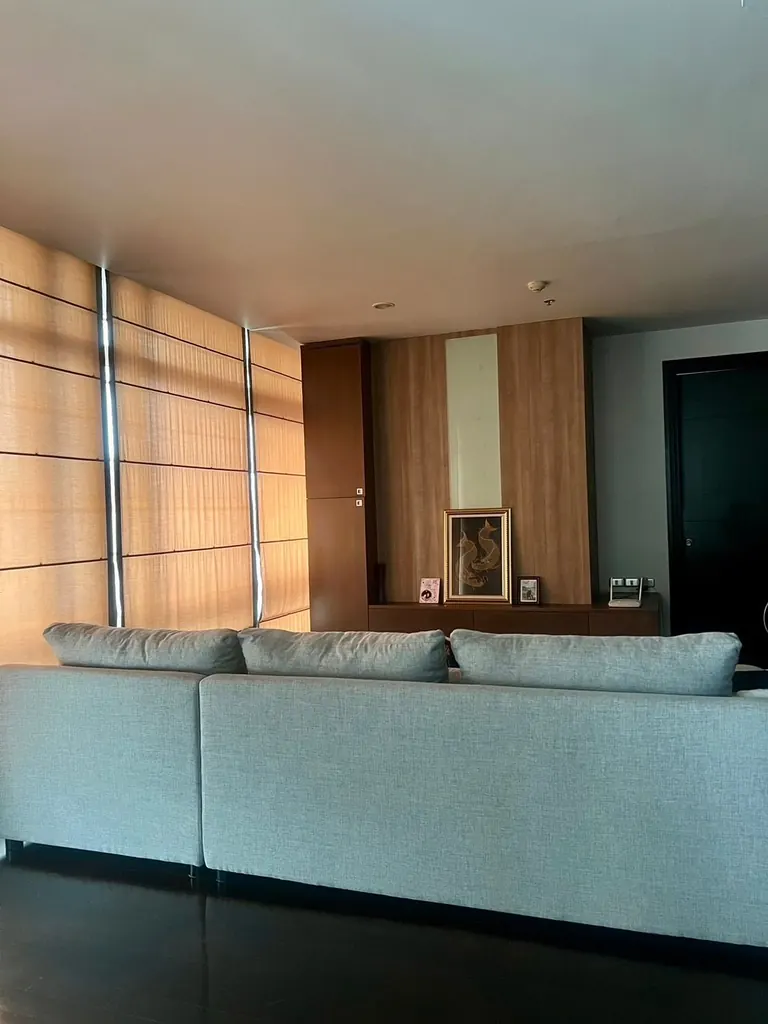 Living room (view 6) of the 3-bedroom condo (140.92 sq.m.) at The Height Condominium
