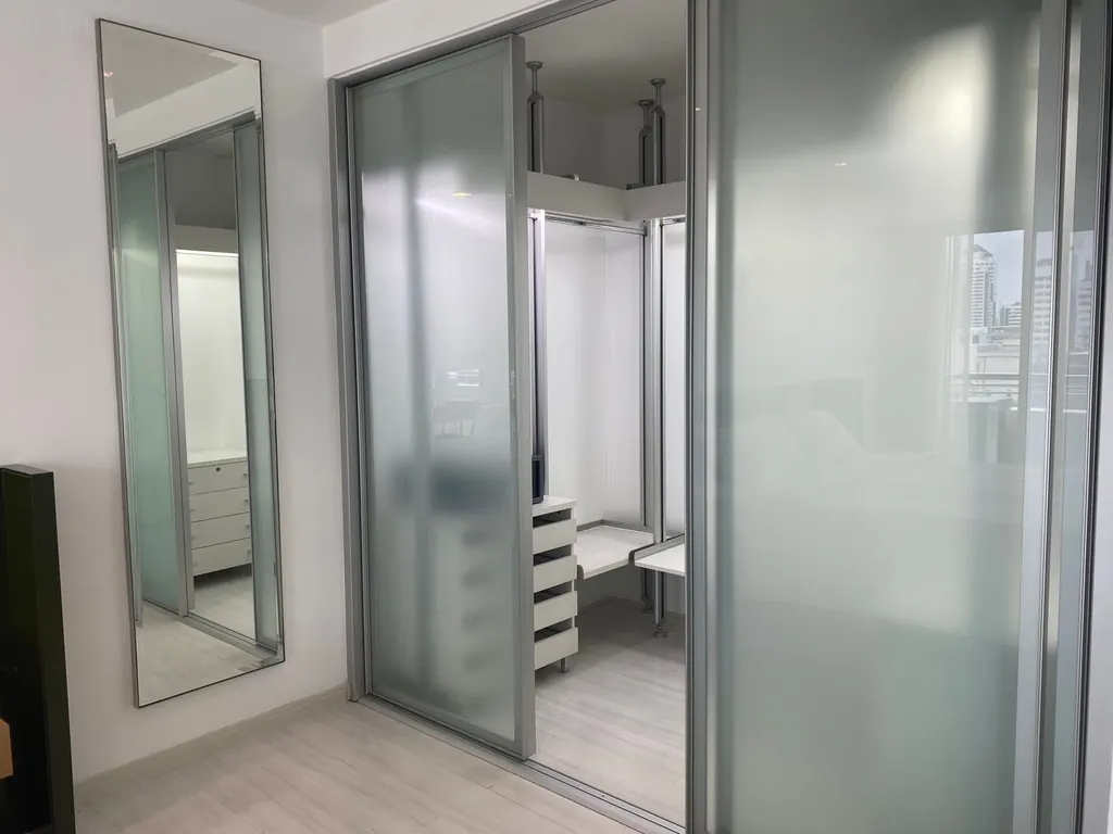 Bathroom (view 2) of the 1-bedroom condo (84 sq.m.) at Park Thonglor Tower