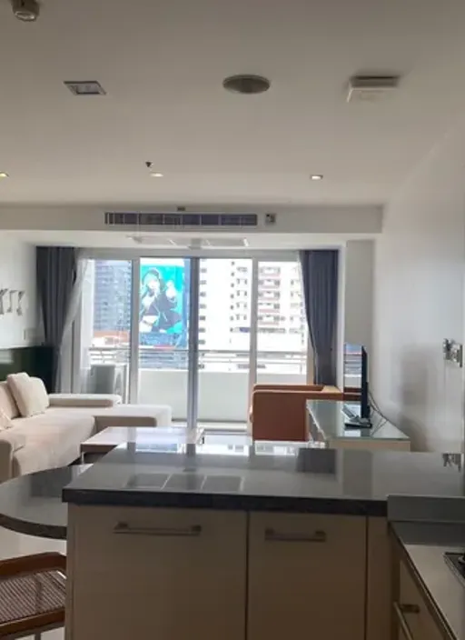 Salon du condo de 1 chambre(s) (84 m²) au Park Thonglor Tower