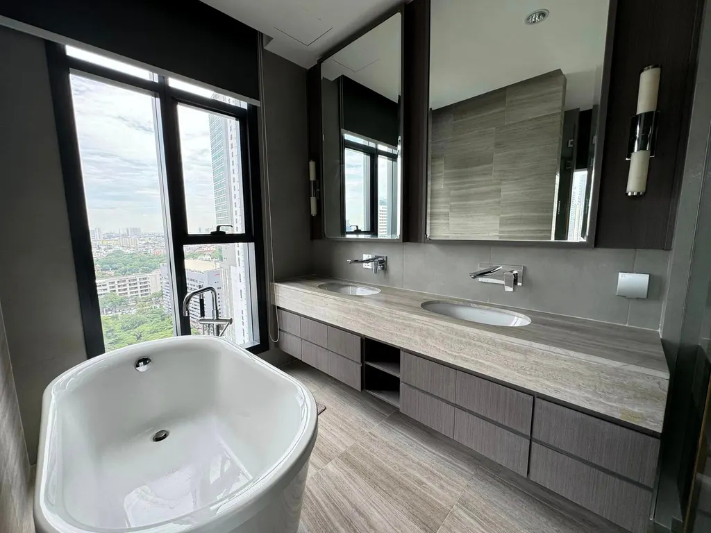 Photo 8 de l'annonce DA-1863082 : condo 2 chambres (77.8 m²) à The Diplomat Sathorn