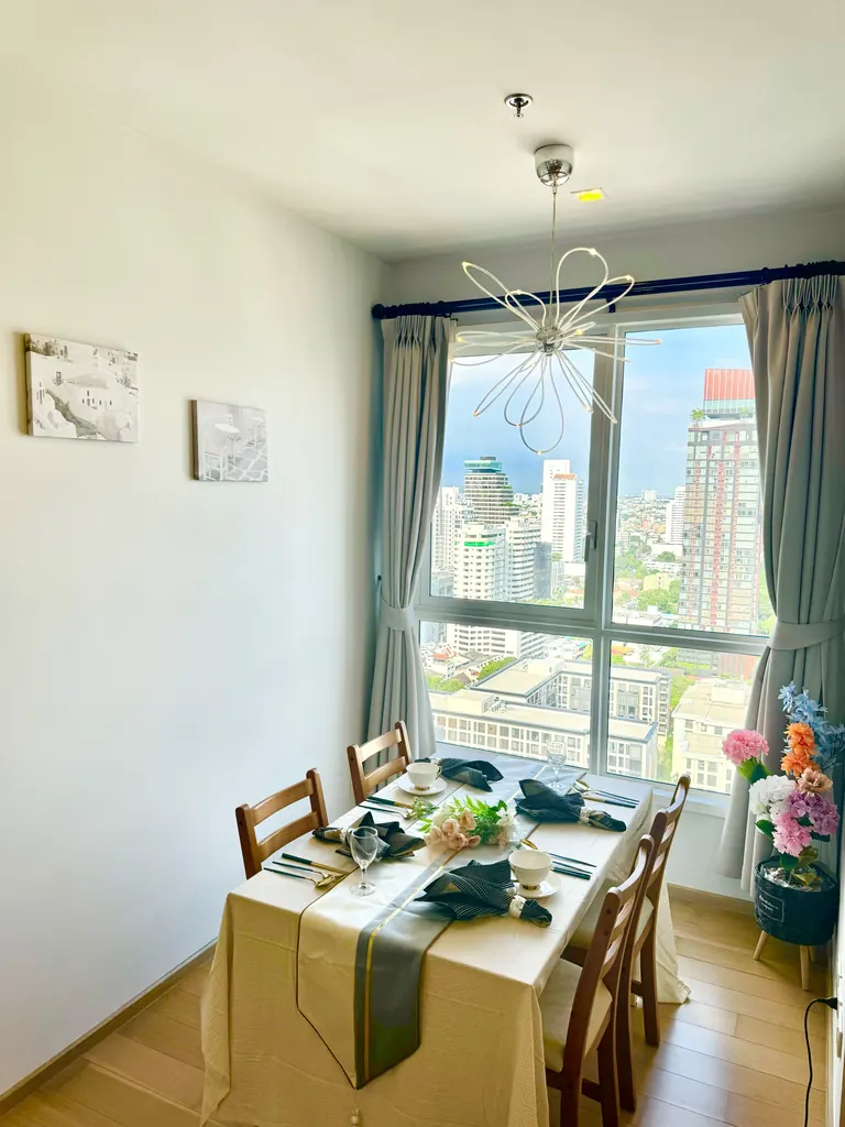 Photo 3 of listing DA-1869506: 2-bedroom condo (100 sq.m.) at HQ Thonglor
