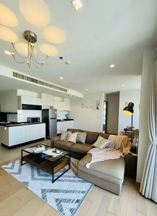 Photo 1 of listing DA-1869506: 2-bedroom condo (100 sq.m.) at HQ Thonglor