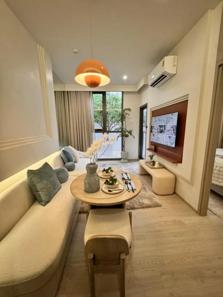 Wohnzimmer (Ansicht 2) der 1-Zimmer-Wohnung (34.55 m²) im Reference Ekkamai