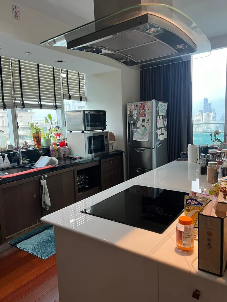 Photo 3 of listing DA-1880685: 3-bedroom condo (386 sq.m.) at Le Raffine Jambunuda Sukhumvit 31
