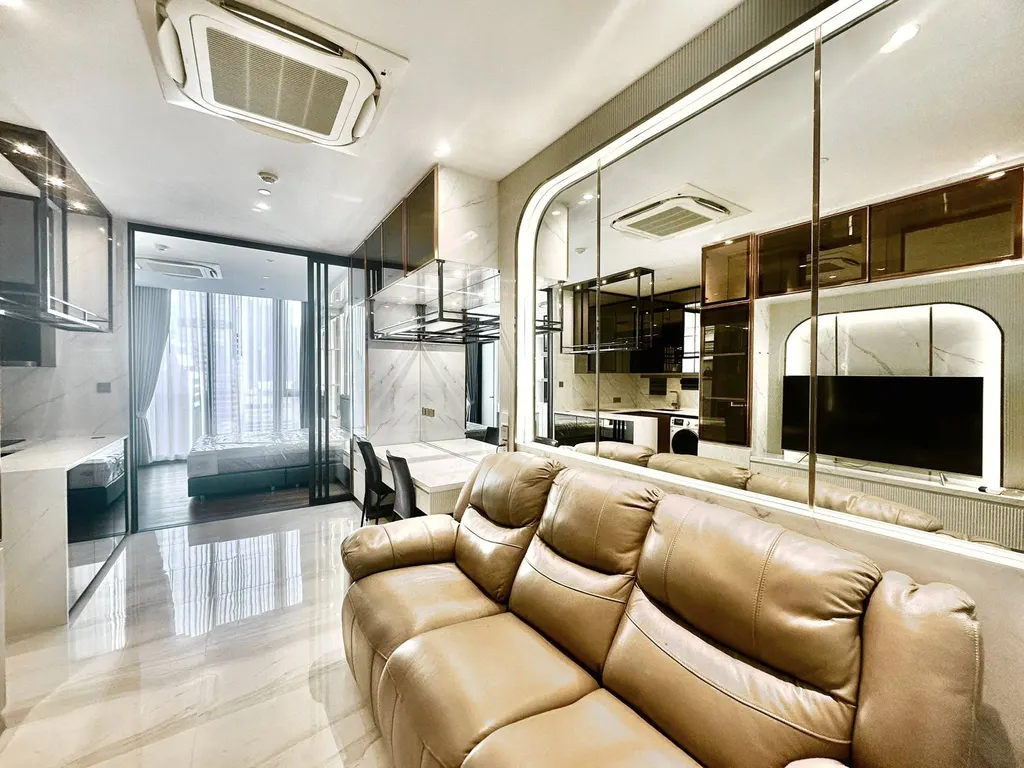 Salon (vue 2) du condo de 1 chambre(s) (45 m²) au Supalai Icon Sathon