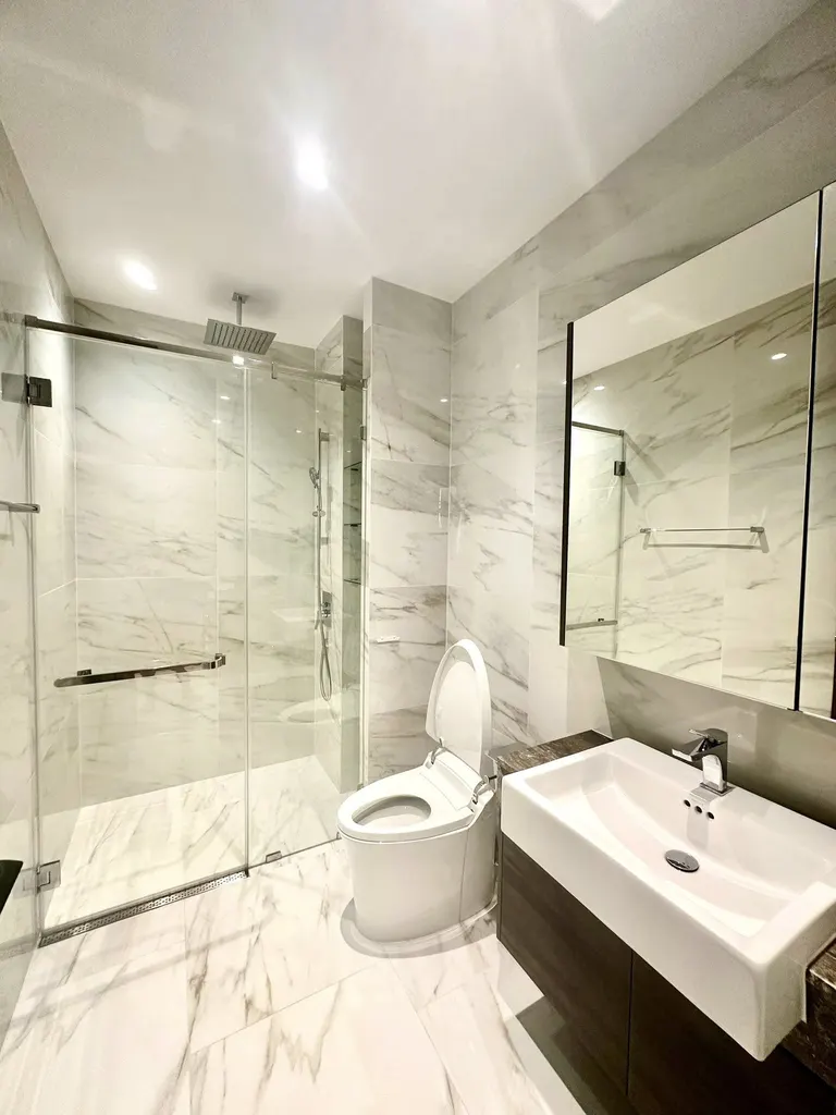 Salle de bains (vue 2) de l'appartement de 1 chambres (45 m²) au Supalai Icon Sathon