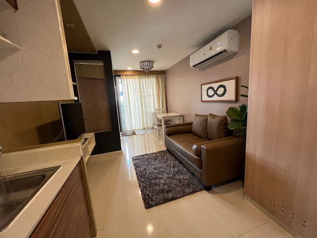 Photo 2 of listing DA-1921294: 1-bedroom condo (36 sq.m.) at The Clover Thonglor Residence