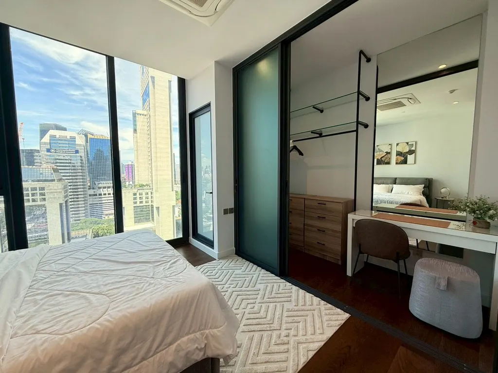 Bedroom of the 1-bedroom condo (44 sq.m.) at Supalai Icon Sathon