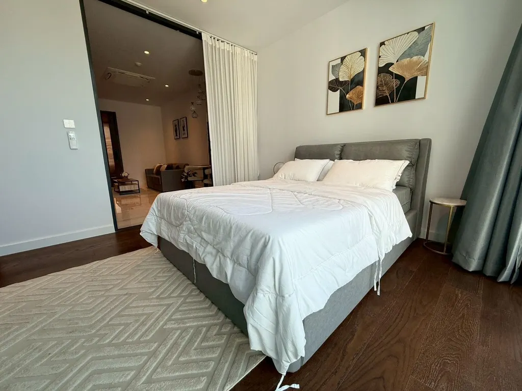 Bedroom (view 3) of the 1-bedroom condo (44 sq.m.) at Supalai Icon Sathon