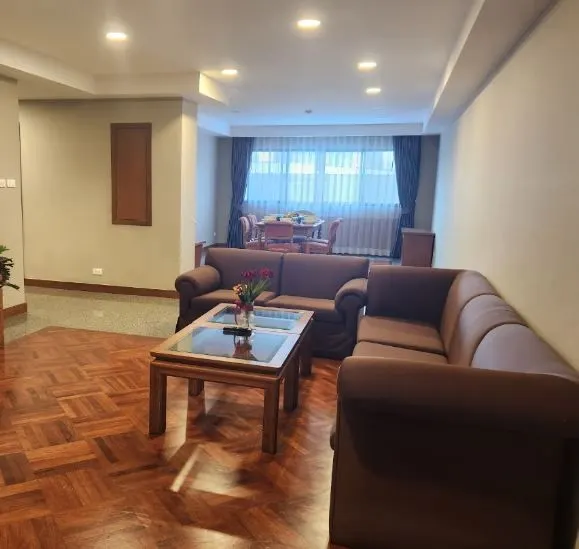 Photo 1 of listing DA-2030127: 3-bedroom condo (196 sq.m.) at United Tower Thong Lor
