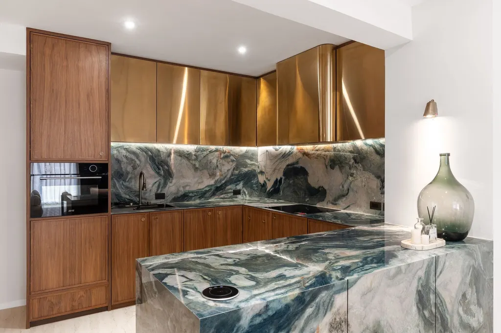 Photo 11 of listing DA-2057849: 3-bedroom townhouse (205 sq.m.) in Sathorn