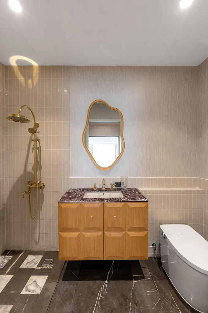 Photo 20 of listing DA-2057849: 3-bedroom townhouse (205 sq.m.) in Sathorn