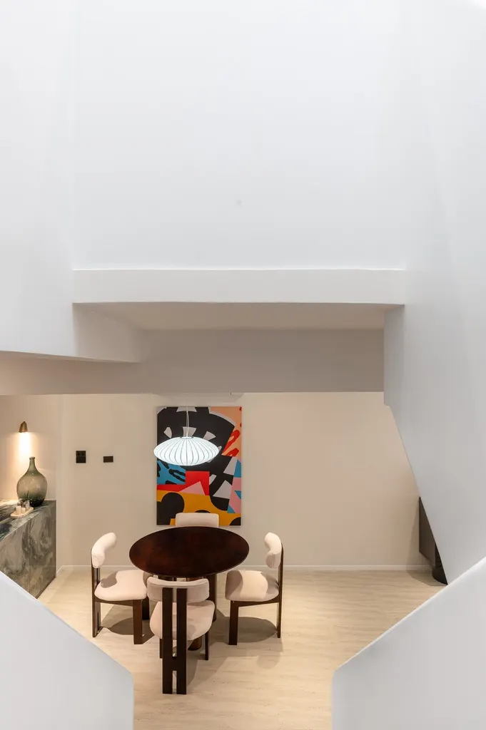 Photo 21 of listing DA-2057849: 3-bedroom townhouse (205 sq.m.) in Sathorn