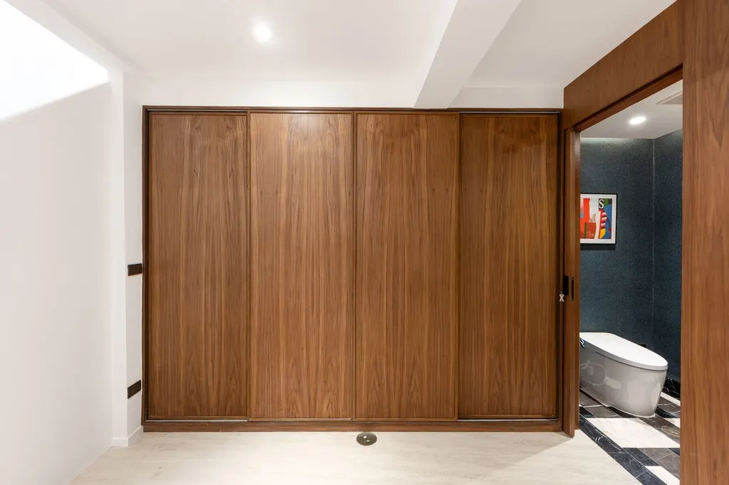 Photo 26 of listing DA-2057849: 3-bedroom townhouse (205 sq.m.) in Sathorn
