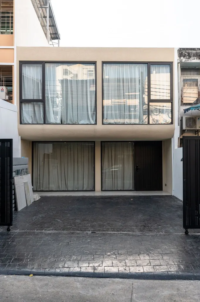Photo 28 of listing DA-2057849: 3-bedroom townhouse (205 sq.m.) in Sathorn