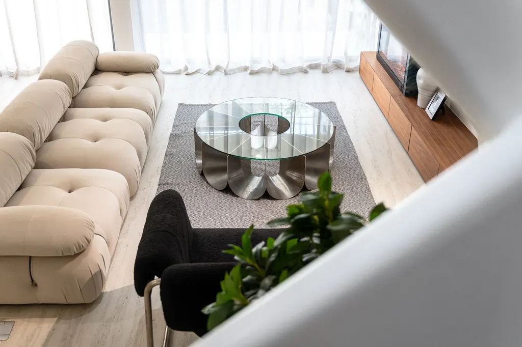 Photo 9 of listing DA-2057849: 3-bedroom townhouse (205 sq.m.) in Sathorn