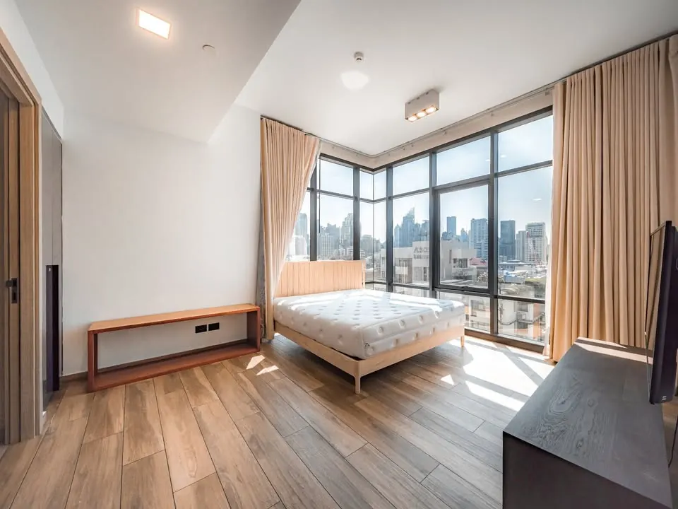 Photo 7 of listing DA-2063321: 4-bedroom condo (175 sq.m.) at The Lofts Asoke