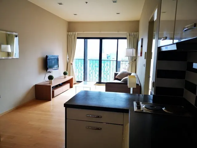 Noble Reveal Ekamai 1베드룸 콘도(48 sq.m.) 거실(뷰 2)