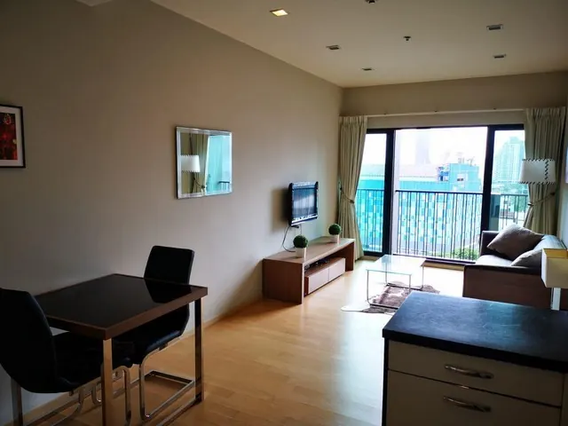 Noble Reveal Ekamai 1베드룸 콘도(48 sq.m.) 거실(뷰 5)