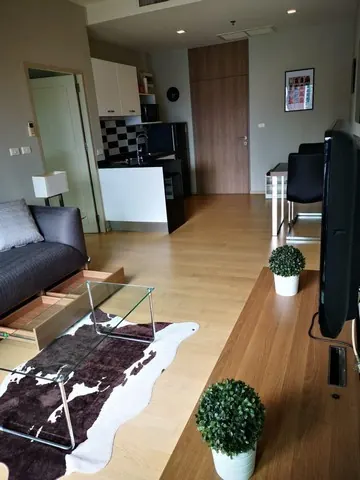 Noble Reveal Ekamai 1베드룸 콘도(48 sq.m.) 거실(뷰 7)