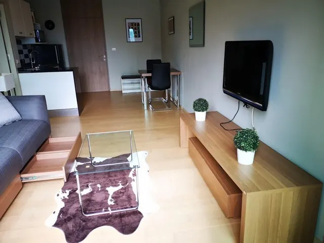 Noble Reveal Ekamai 1베드룸 콘도(48 sq.m.) 거실(뷰 8)