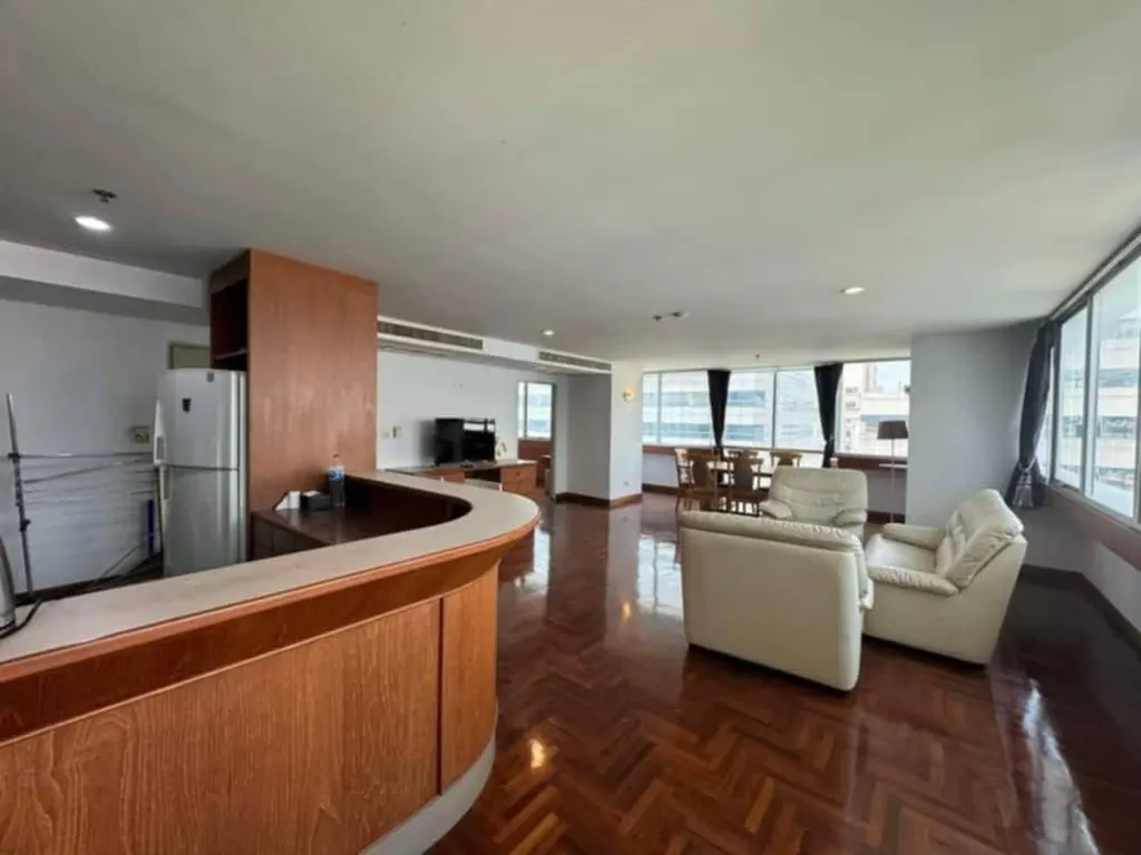 Photo 3 of listing DA-2089716: 2-bedroom condo (138 sq.m.) at Asoke Place