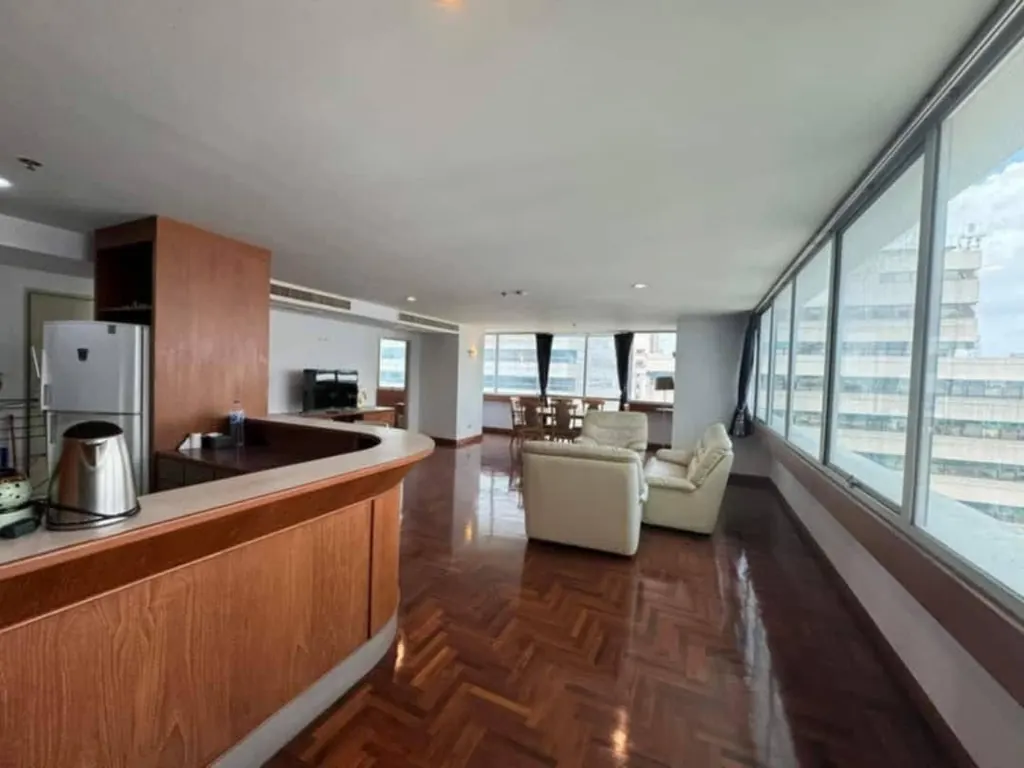 Photo 4 of listing DA-2089716: 2-bedroom condo (138 sq.m.) at Asoke Place