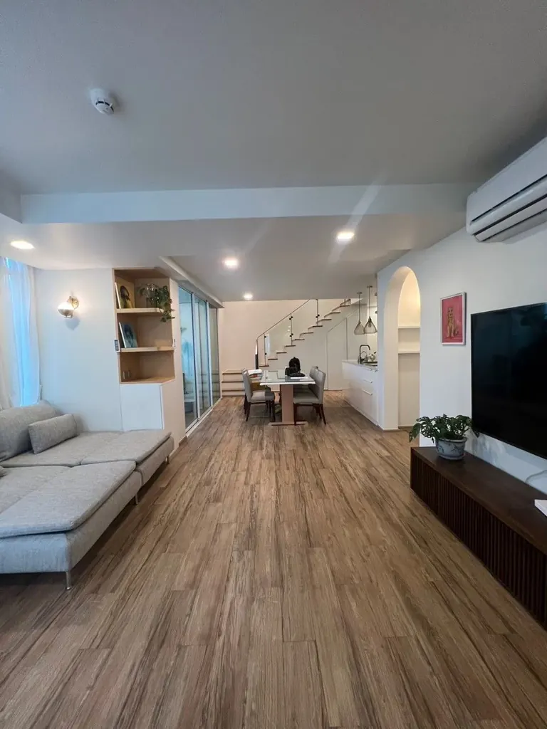 Photo 2 of listing DA-2099327: 3-bedroom condo (135 sq.m.) at Maestro 01 Sathorn - Yenakat