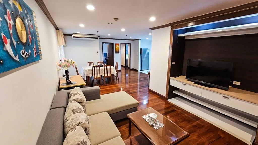 Photo 2 of listing DA-2108267: 2-bedroom condo (136 sq.m.) at Baan Suanpetch Condominium