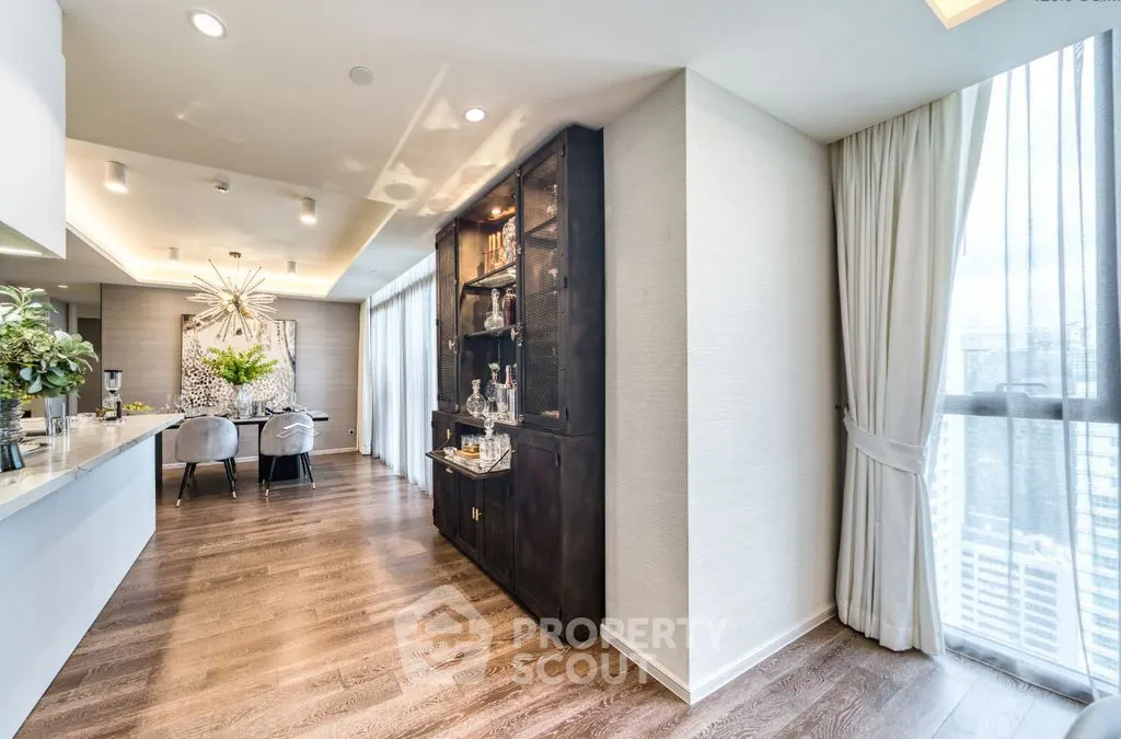 Photo 5 of listing DA-2198969: 2-bedroom condo (127.11 sq.m.) at Muniq Sukhumvit 23