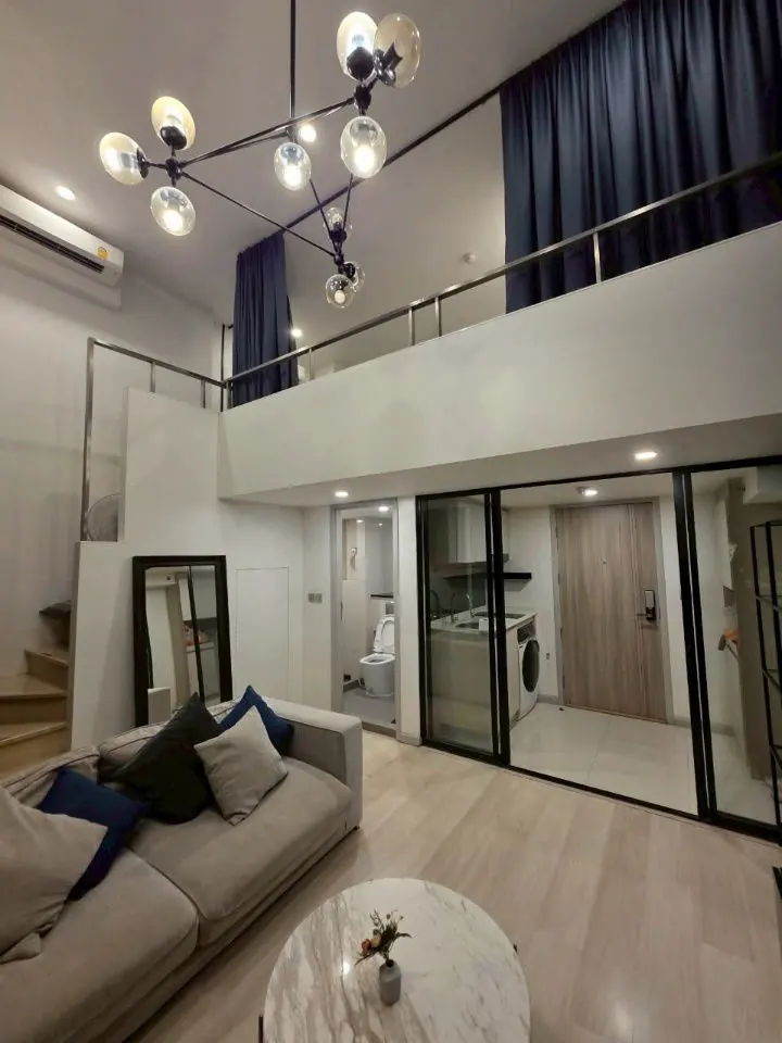 Knightsbridge Prime Sathorn的1房公寓（37.95平方米）客厅（景观5）