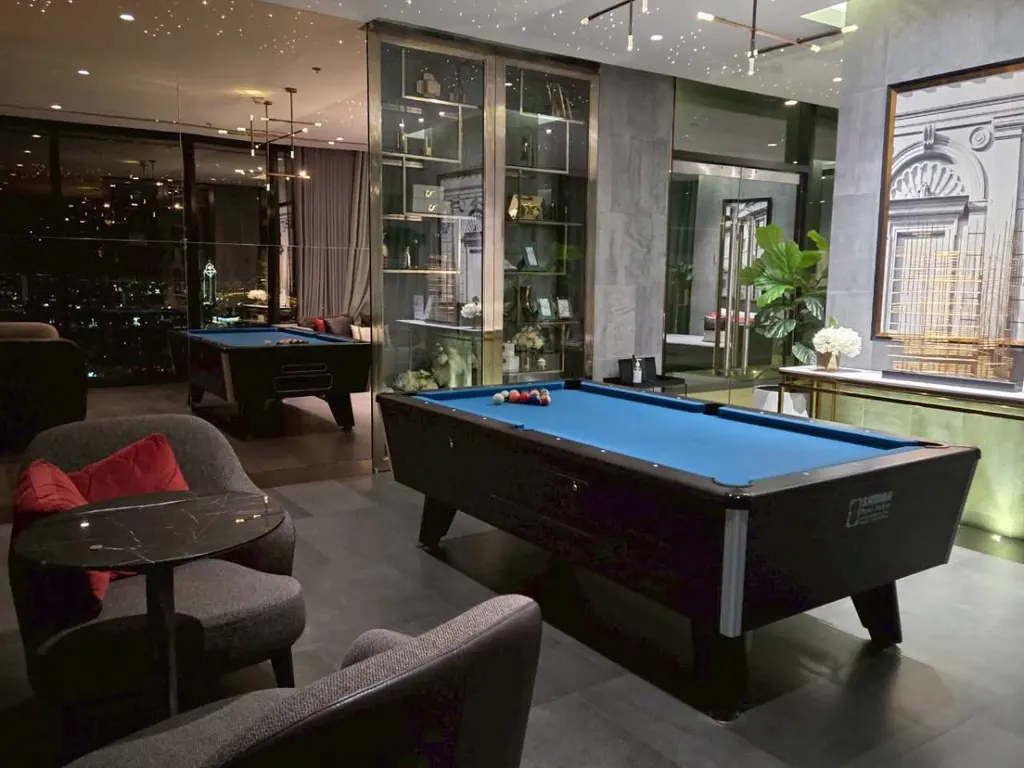 Knightsbridge Prime Sathorn的1房公寓（37.95平方米）客厅（景观6）