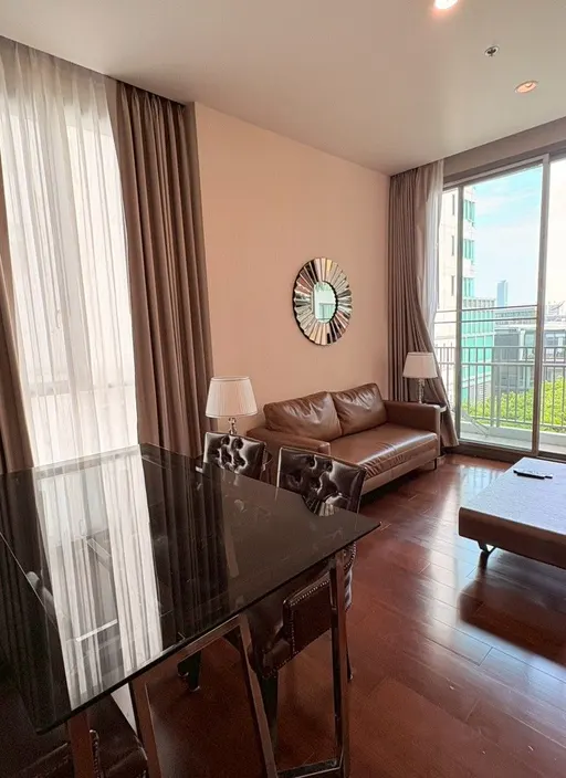 Living room of the 2-bedroom condo (82 sq.m.) at Quattro By Sansiri