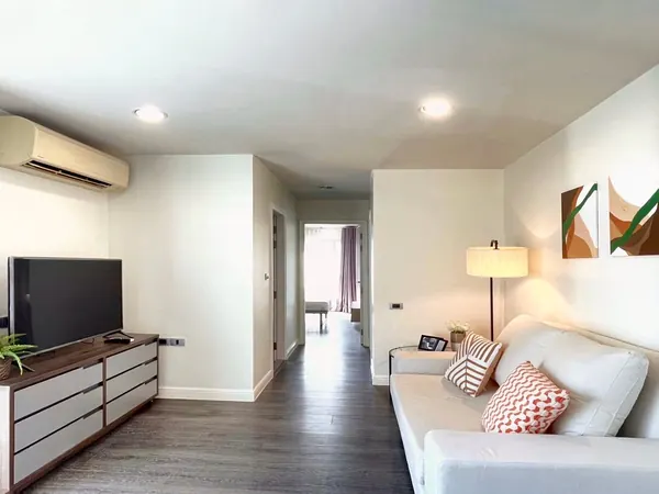 Photo 1 of listing DA-2299514: 2-bedroom condo (71.4 sq.m.) at The Crest Sukhumvit 49
