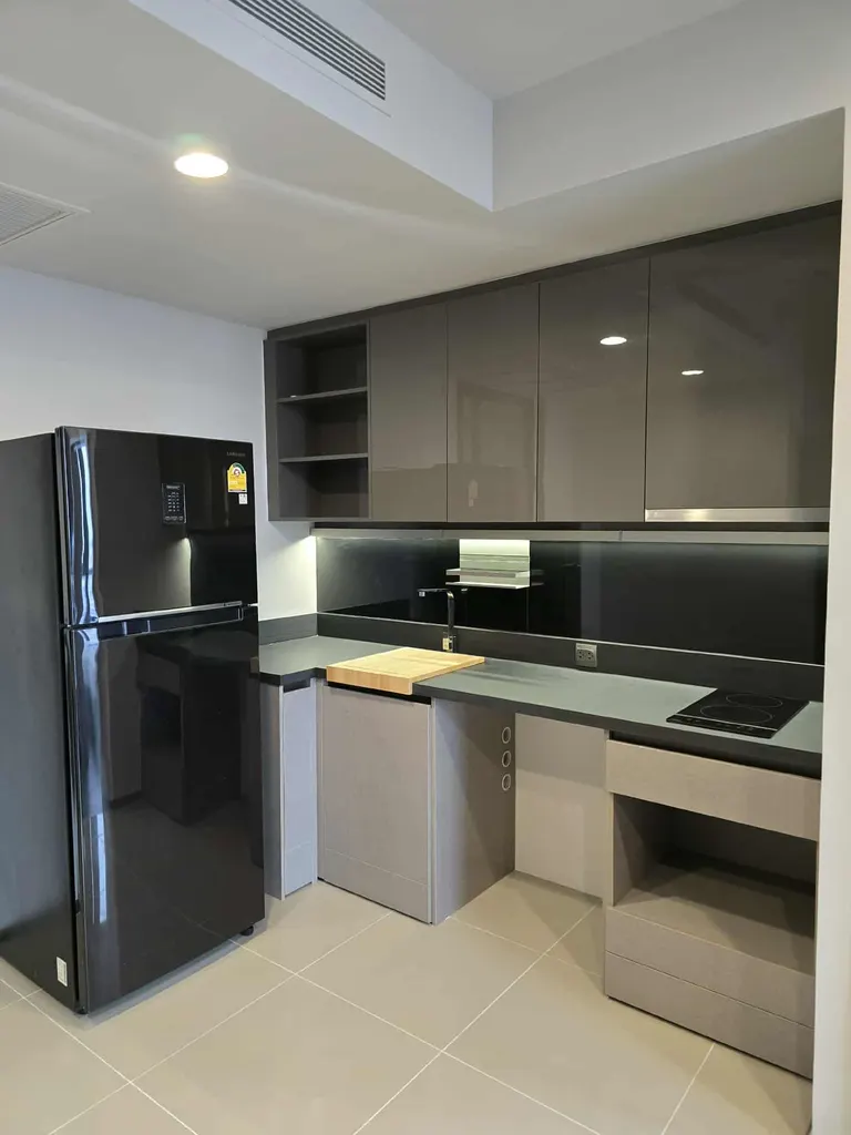 Photo 2 de l'annonce DA-2349431 : condo 2 chambres (50 m²) à l'Oka Haus Sukhumvit 36