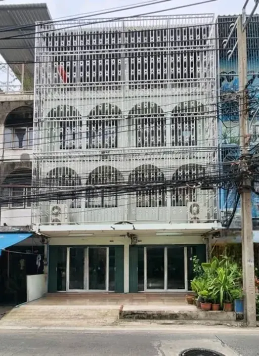 Cover photo of listing DA-2376330: 6-bedroom townhouse (400 sq.m.) in Sathorn