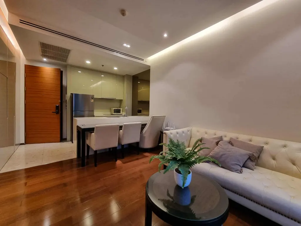 Living room (view 4) of the 1-bedroom condo (52.03 sq.m.) at The Address Sukhumvit 28