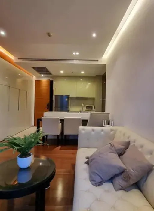 Living room of the 1-bedroom condo (52.03 sq.m.) at The Address Sukhumvit 28